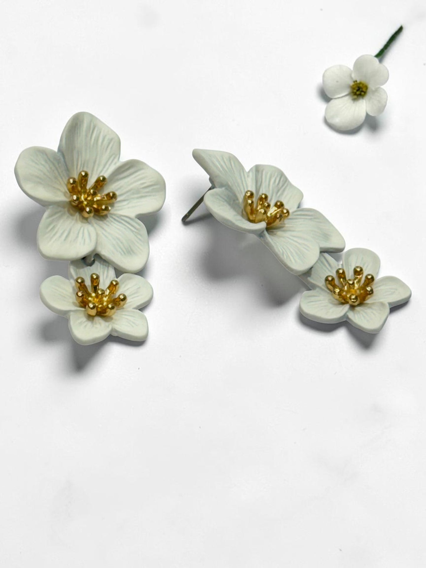 WHITE FLORAL MARCUS EARRINGS