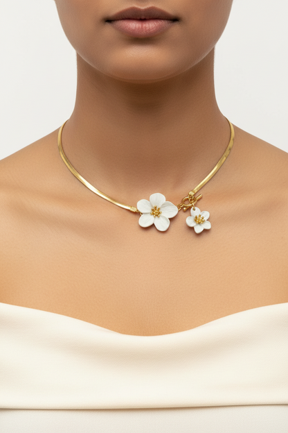 WHITE FLORAL MARCUS NECKLACE