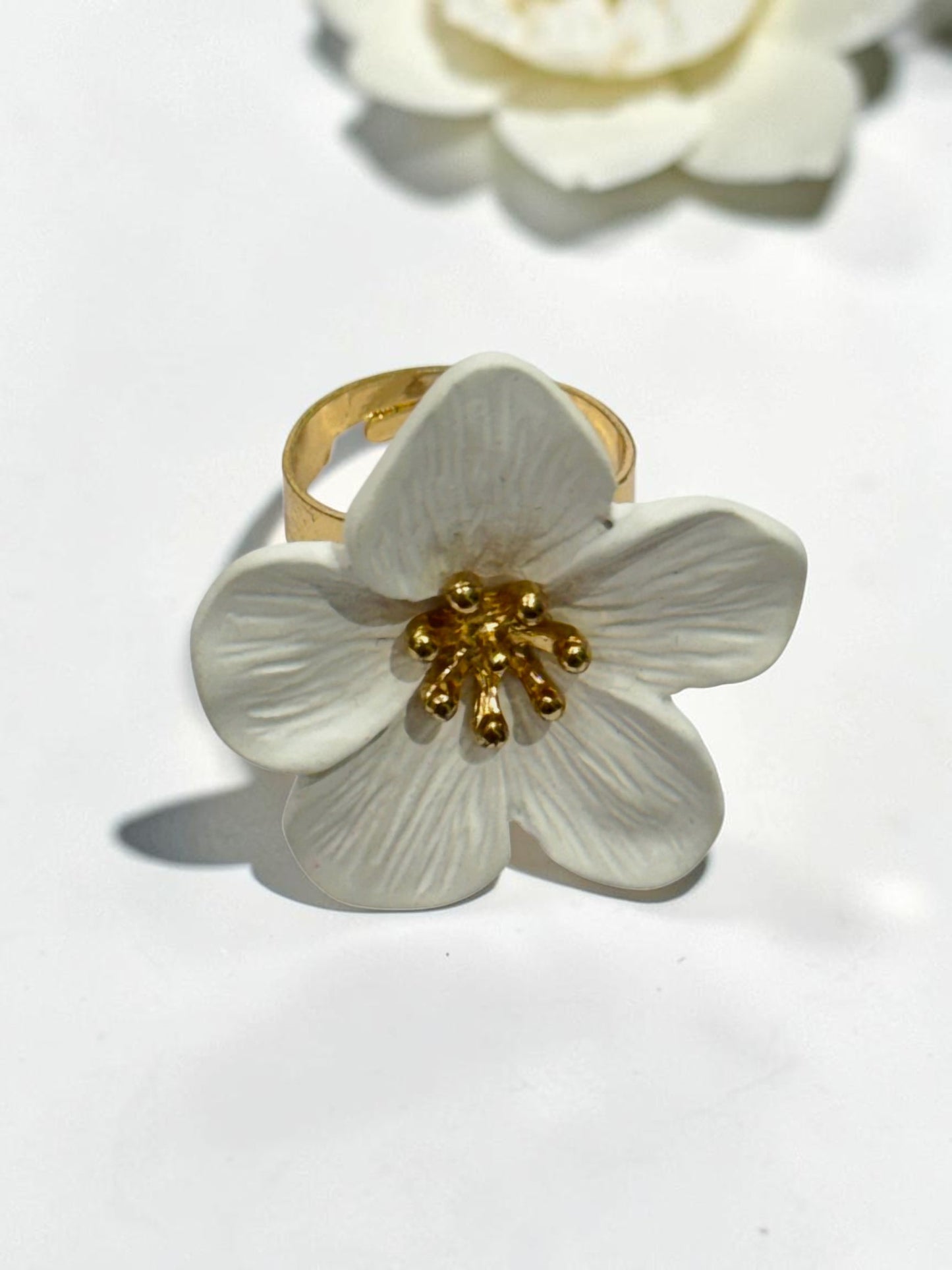 WHITE FLORAL MARCUS RING