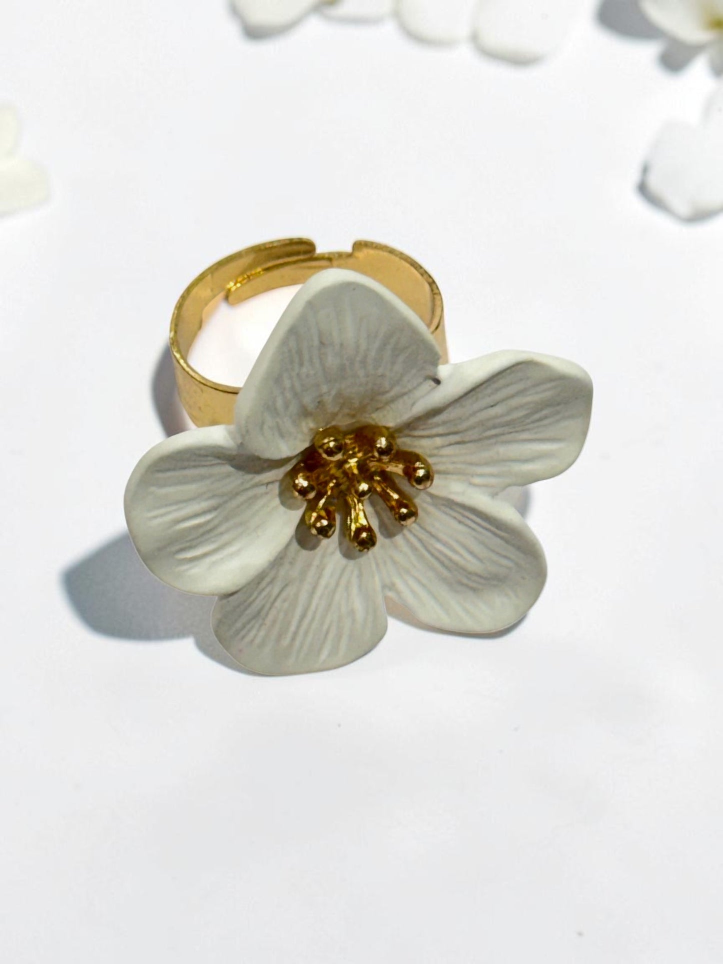 WHITE FLORAL MARCUS RING