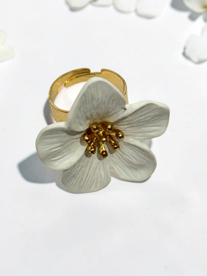 WHITE FLORAL MARCUS RING