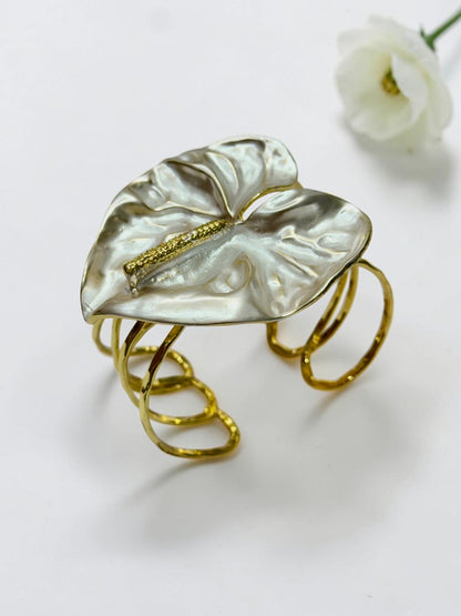 WHITE FLORAL PETAL APEKSHA BRACELET (CUFF)