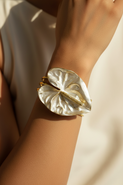 WHITE FLORAL PETAL APEKSHA BRACELET (CUFF)