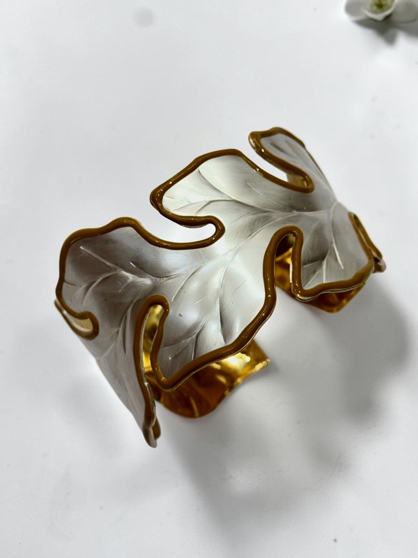 WHITE LEAF EZRA BRACELET (CUFF)