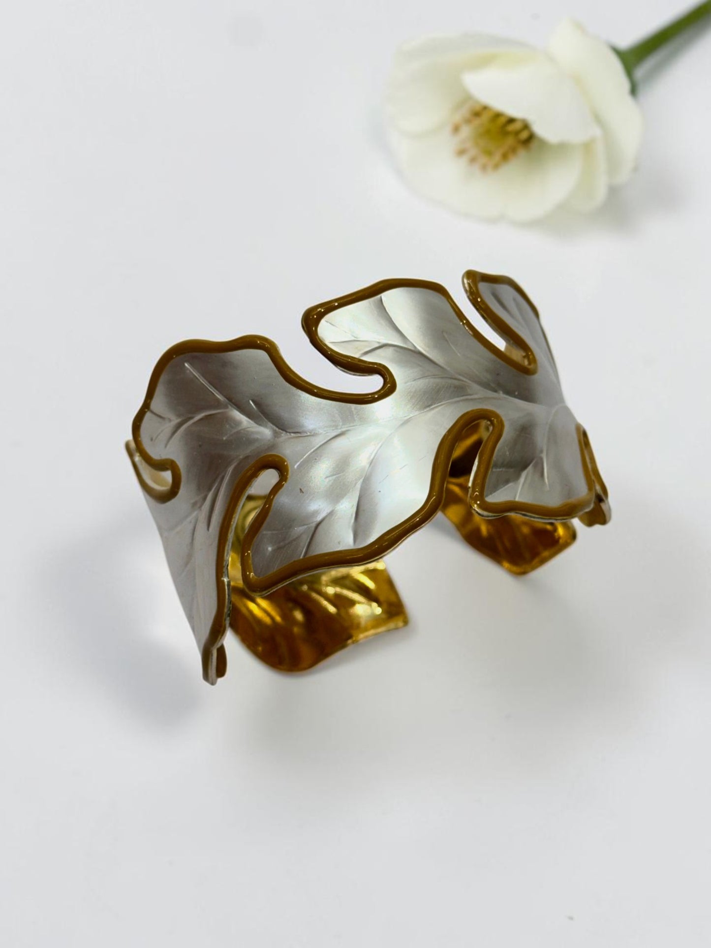 WHITE LEAF EZRA BRACELET (CUFF)