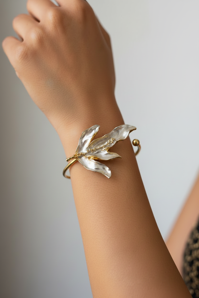 WHITE FLORAL TANYA BRACELET (CUFF)
