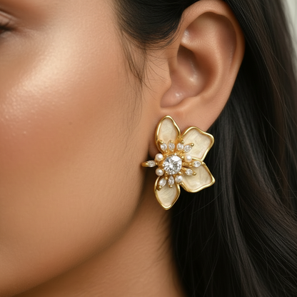 WHITE FLOWER SANTINIE EARRINGS