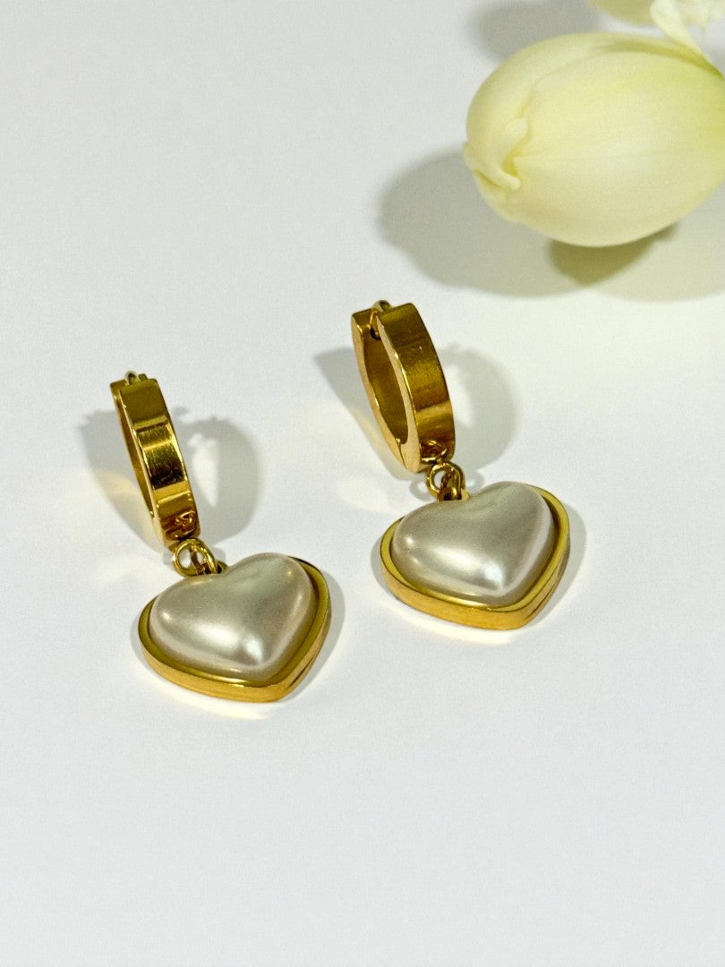WHITE HEART ERMEY EARRINGS