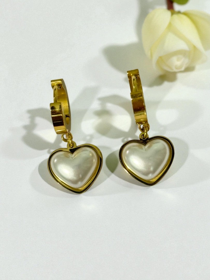 WHITE HEART ERMEY EARRINGS