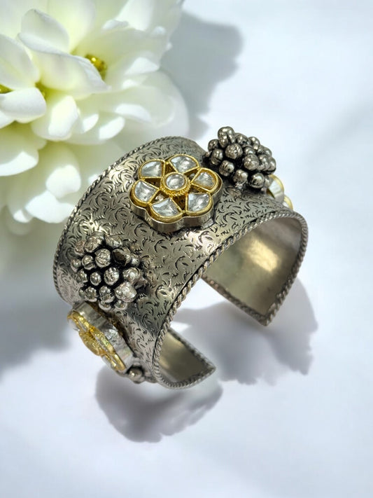 WHITE KABIRA GERMAN SILVER BANGLE