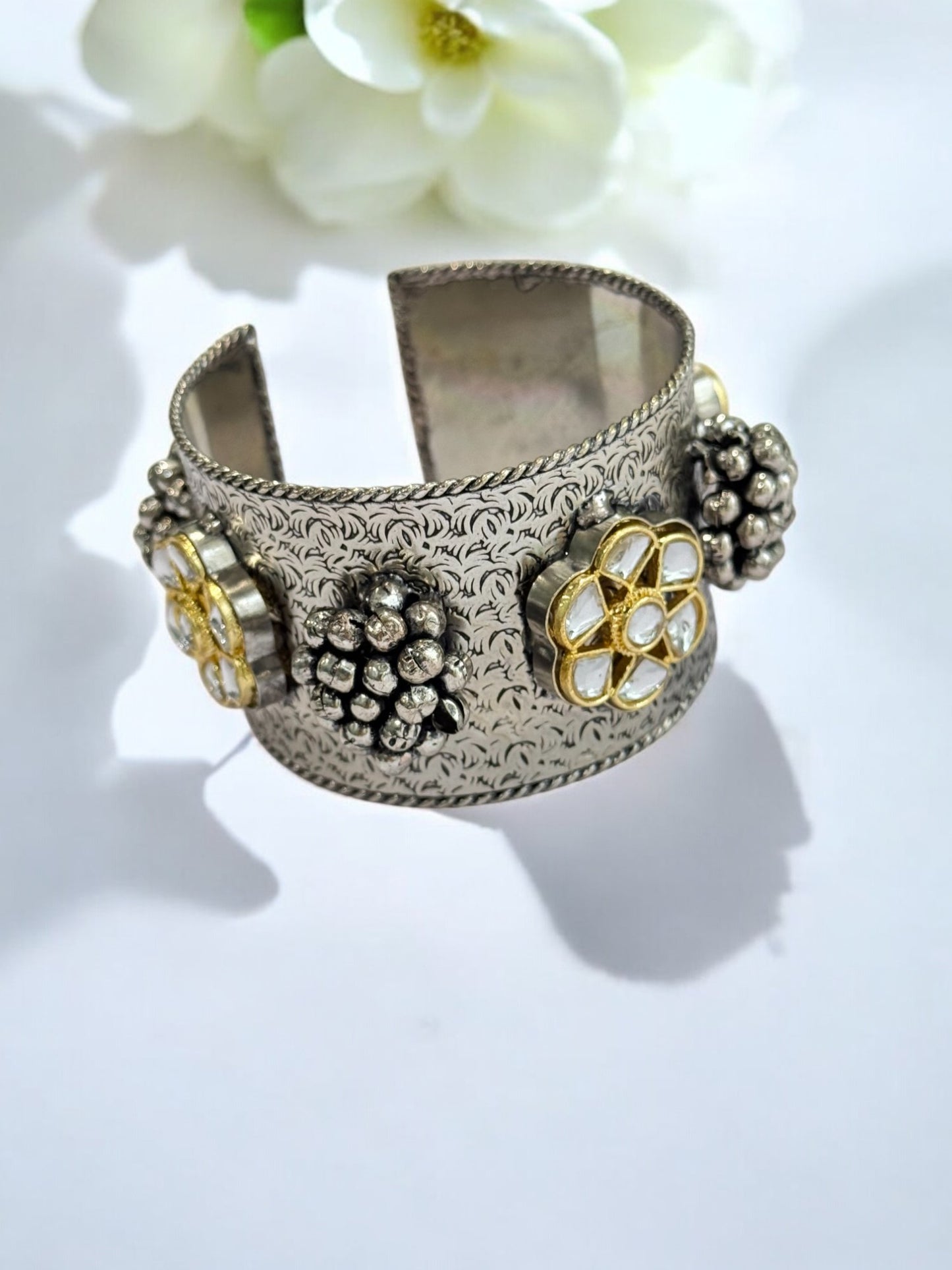 WHITE KABIRA GERMAN SILVER BANGLE