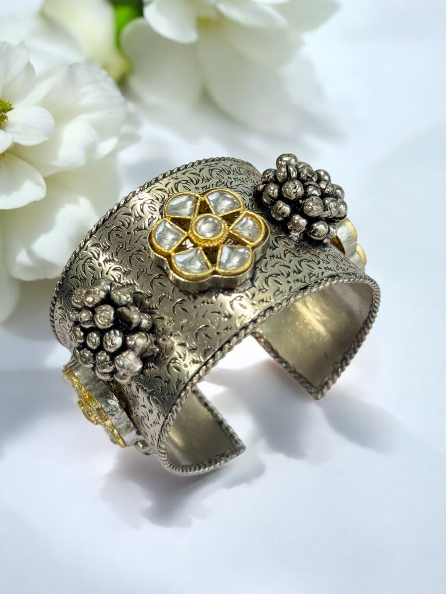 WHITE KABIRA GERMAN SILVER BANGLE