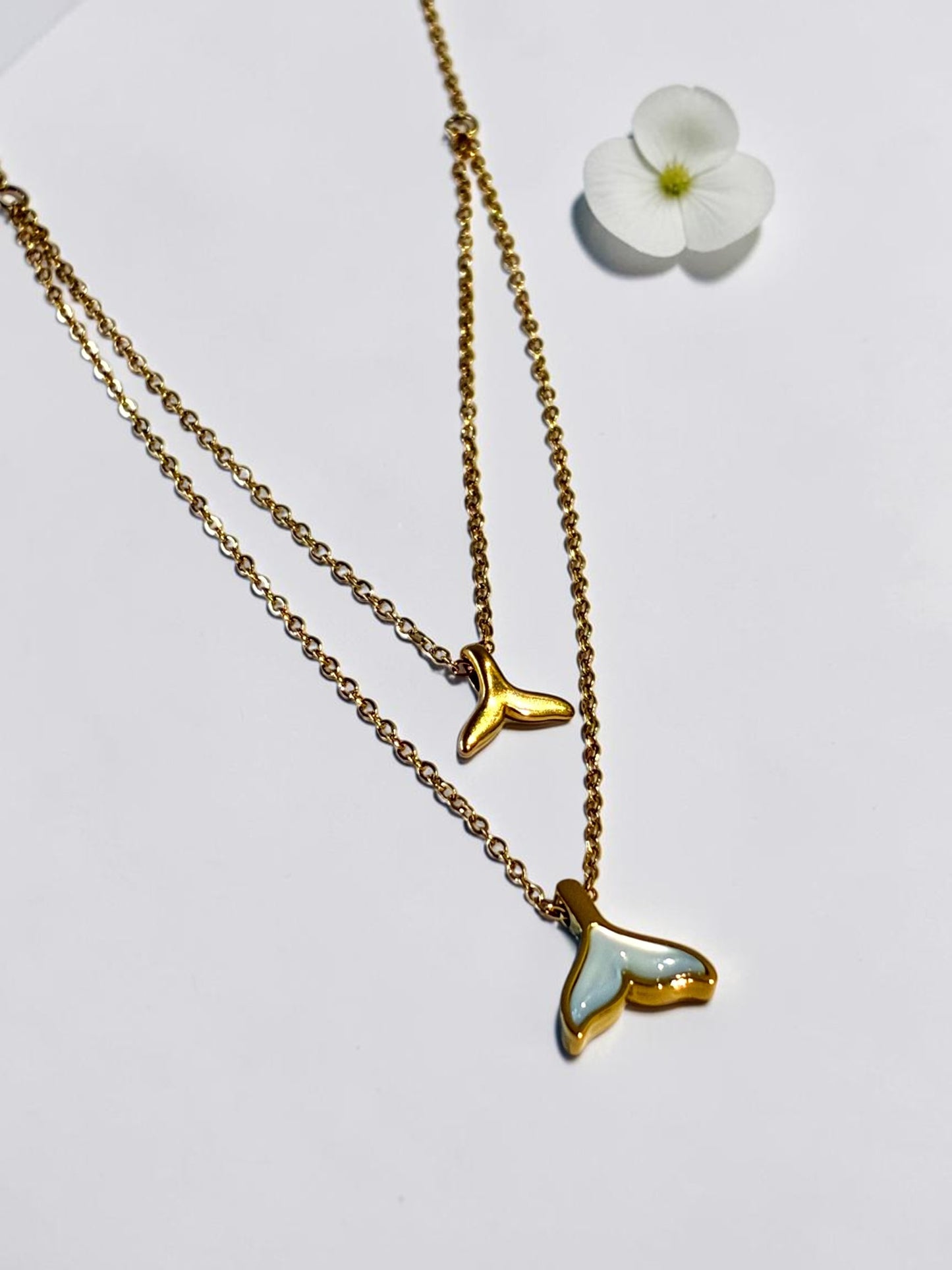 WHITE LAYERED FISH TAIL EMALINE NECKLACE
