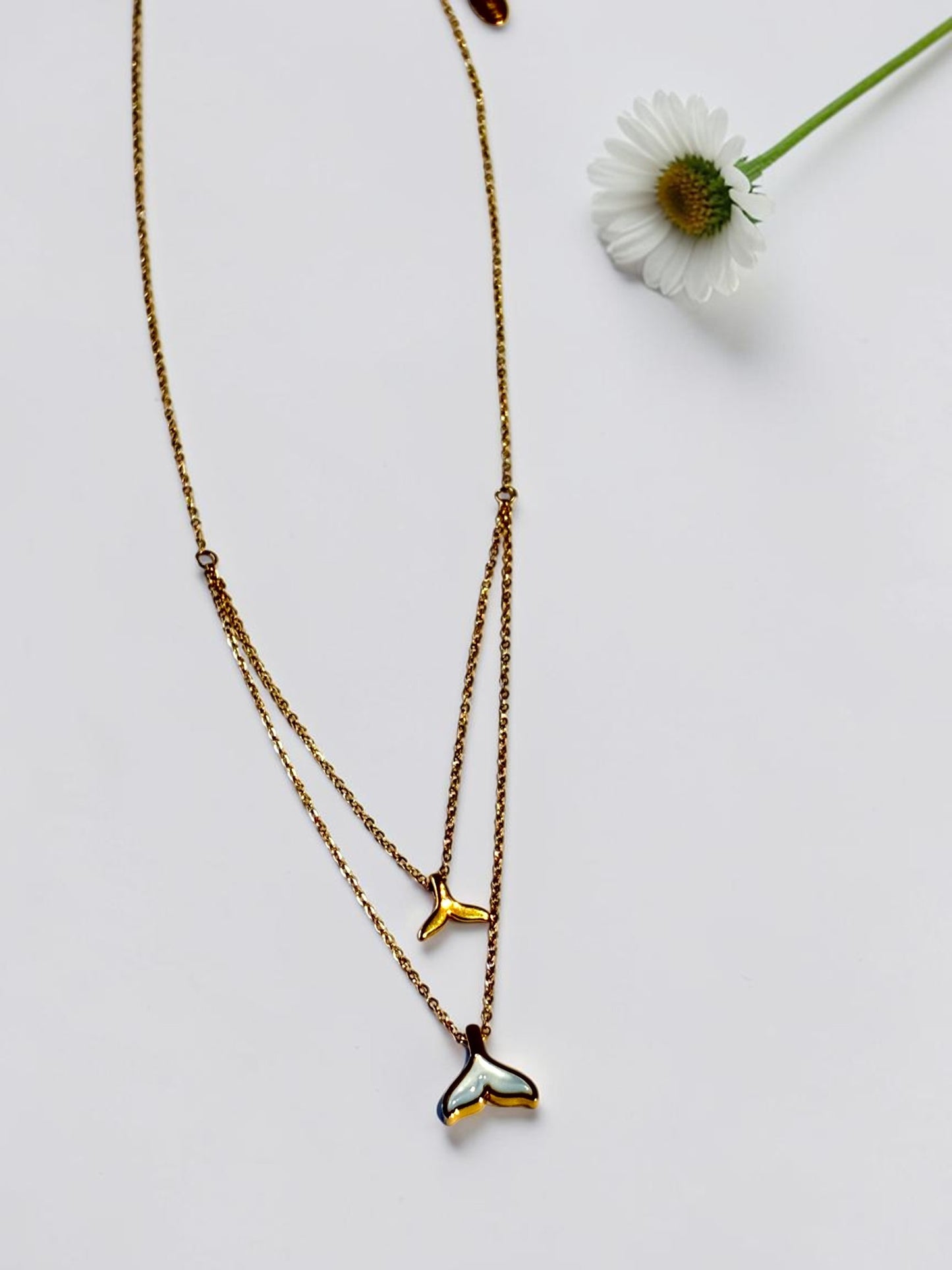 WHITE LAYERED FISH TAIL EMALINE NECKLACE