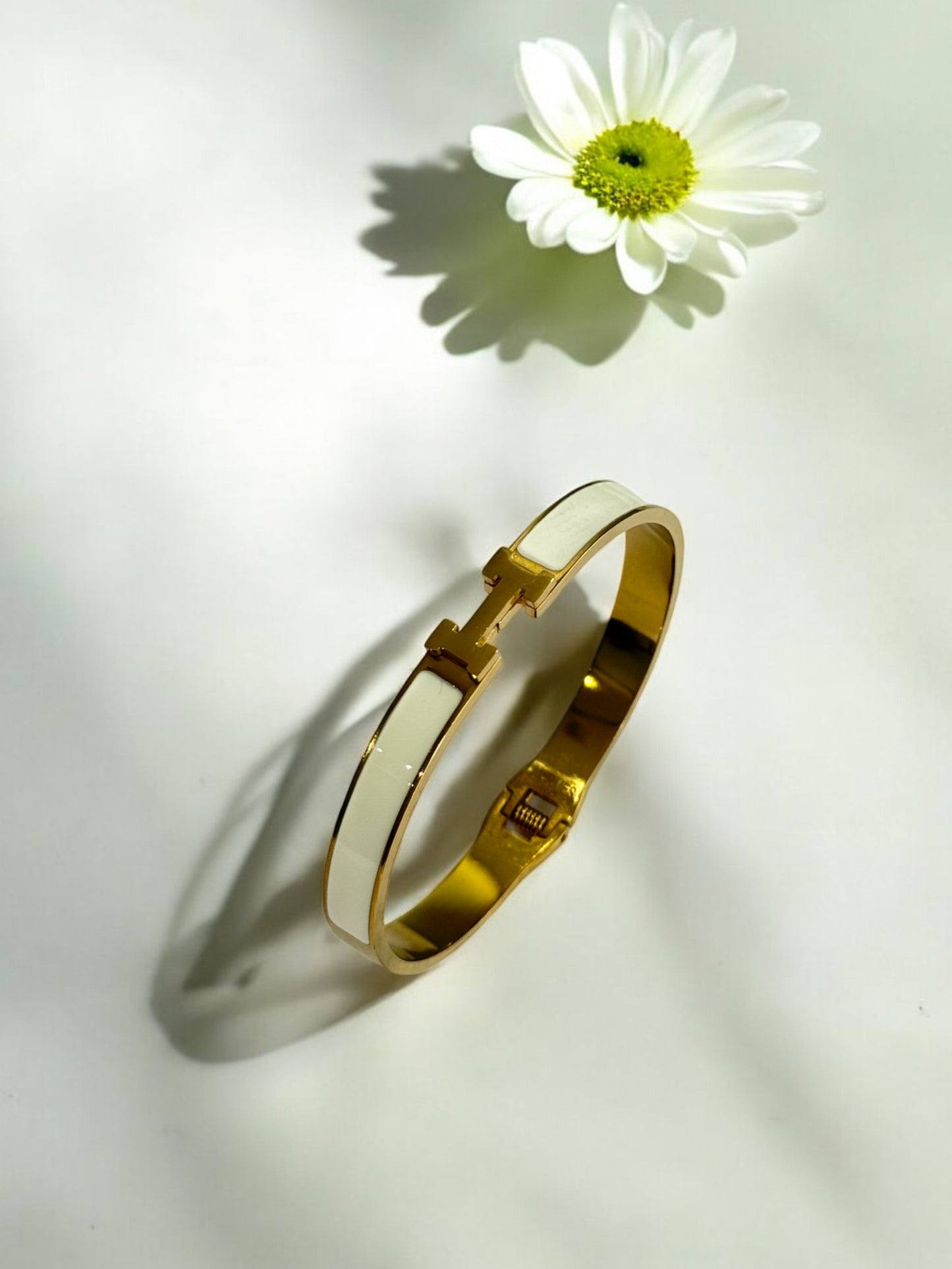 WHITE MYLEC BRACELET
