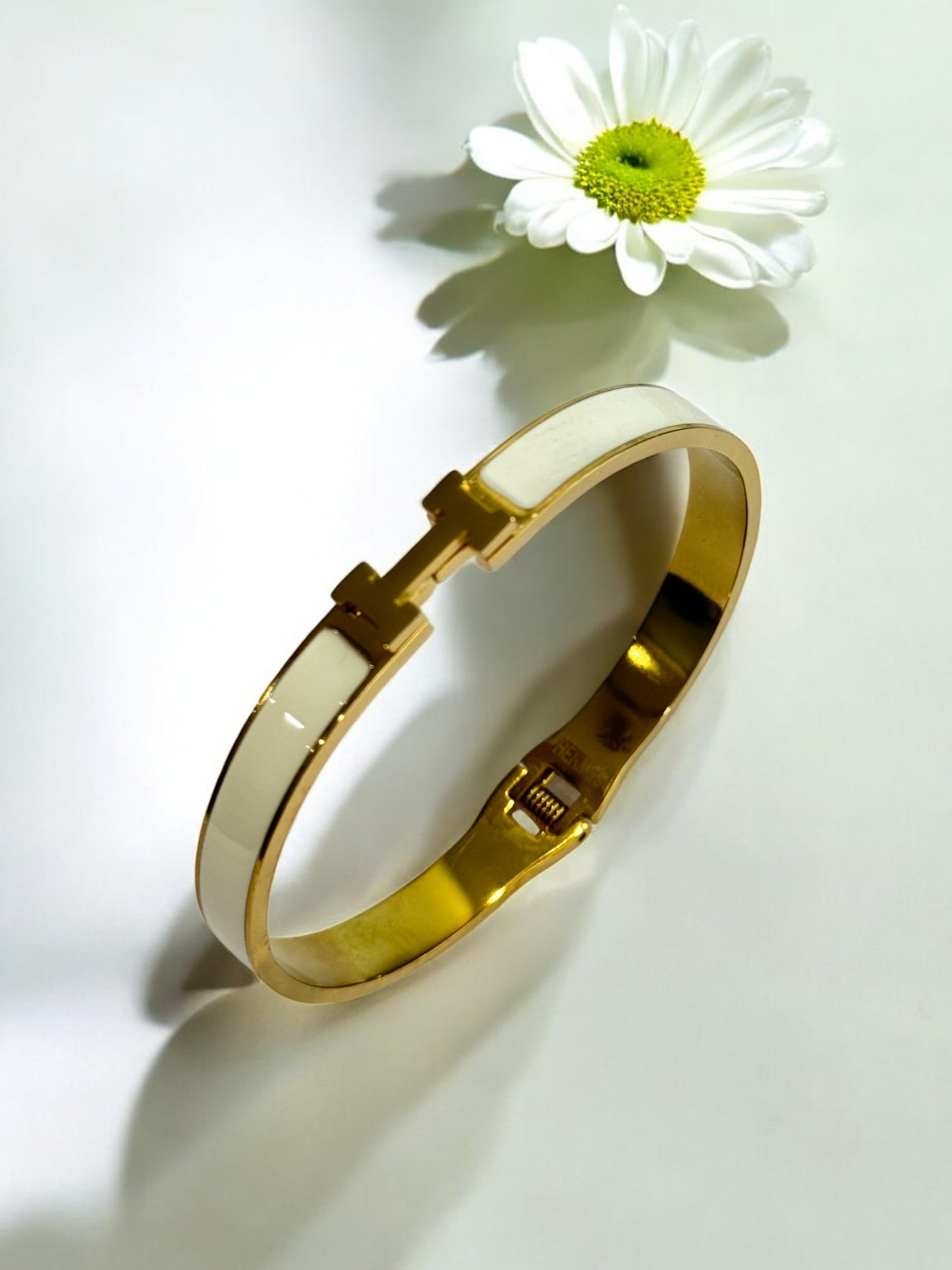 WHITE MYLEC BRACELET