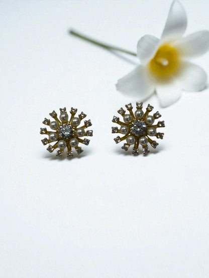 WHITE PEARL GRAYNAX EARRINGS