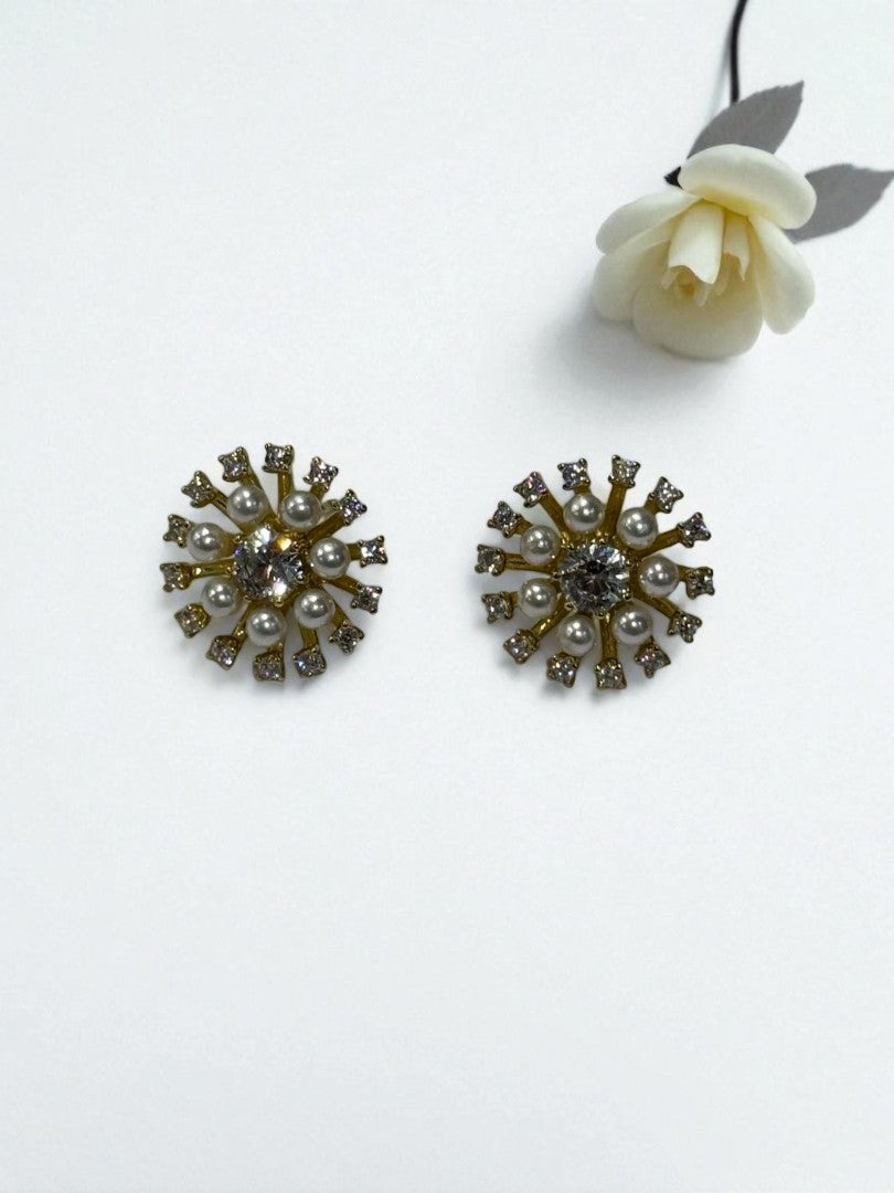 WHITE PEARL GRAYNAX EARRINGS