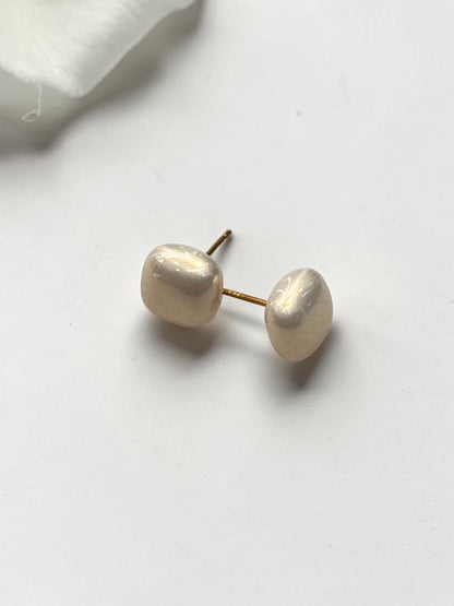 WHITE PEARL NORMAN EARRINGS