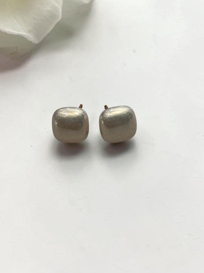 WHITE PEARL NORMAN EARRINGS