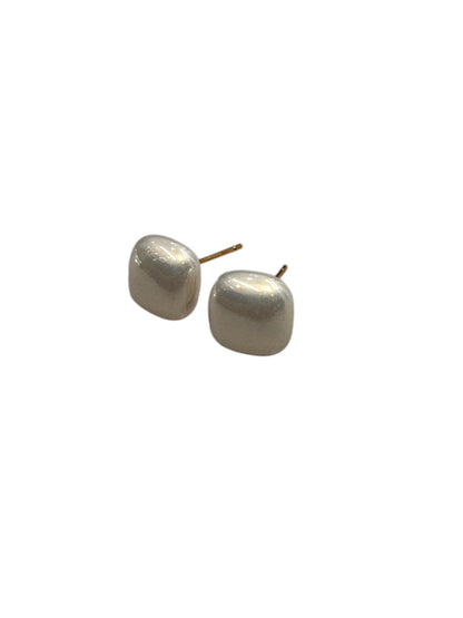 WHITE PEARL NORMAN EARRINGS