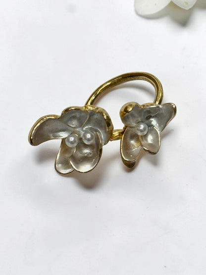 WHITE PEARL FLORAL DEVKASHI RING