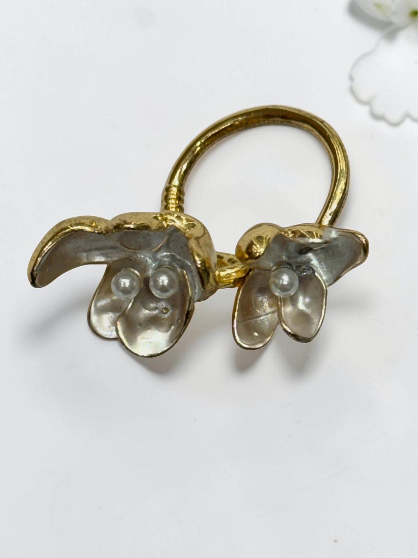 WHITE PEARL FLORAL DEVKASHI RING