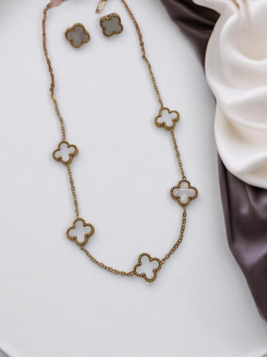GOLDEN CHAIN WITH BRANDED WHITE CLOVER