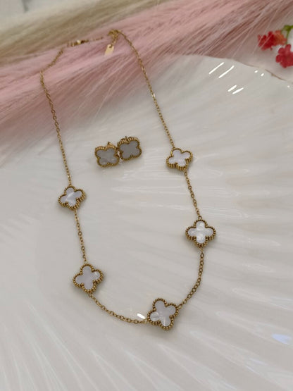 GOLDEN CHAIN WITH BRANDED WHITE CLOVER