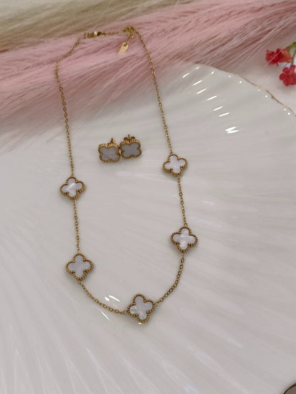 GOLDEN CHAIN WITH BRANDED WHITE CLOVER