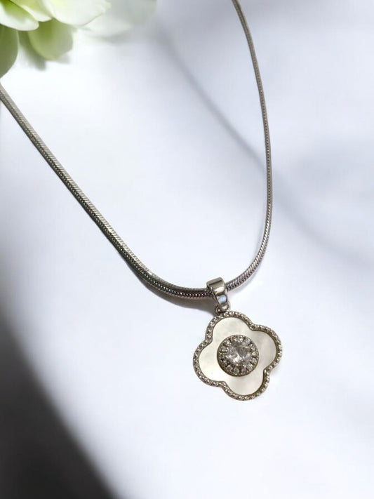 92.5 SILVER PLATED CHAIN WITH BRANDED WHITE CLOVER AND SHINY DIAMOND