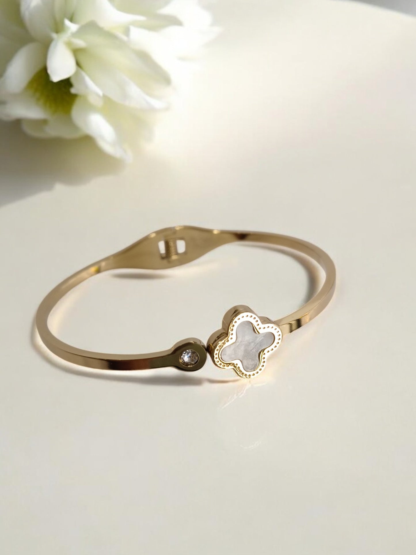 WHITE CLOVER DIAMOND DAILY WEAR CUFF BRACELET