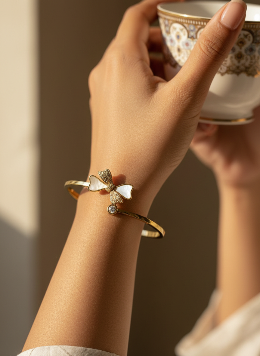 WHITE DIAMOND BOW FLINT BRACELET
