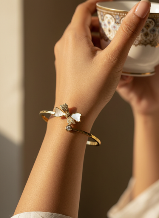 WHITE DIAMOND BOW FLINT BRACELET