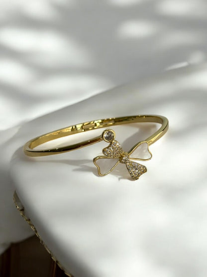 GOLDEN DIAMOND WITH BOW FLINT BRACELET