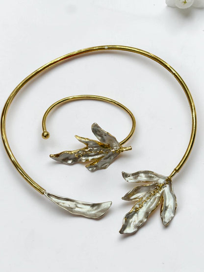 WHITE FLORAL TANYA NECKLACE AND BRACELET (COMBO)