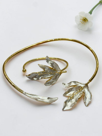 WHITE FLORAL TANYA NECKLACE AND BRACELET (COMBO)