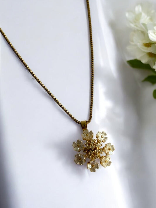 GOLDEN CHAIN WITH WHITE FLOWER PENDENT
