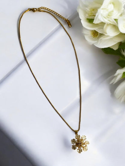 GOLDEN CHAIN WITH WHITE FLOWER PENDENT