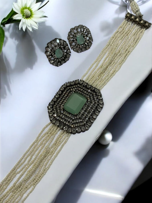 WHITE BEADS CHOKAR NECKLACE WITH LIGHT GREEN STONE, DIAMOND PENDENT SET