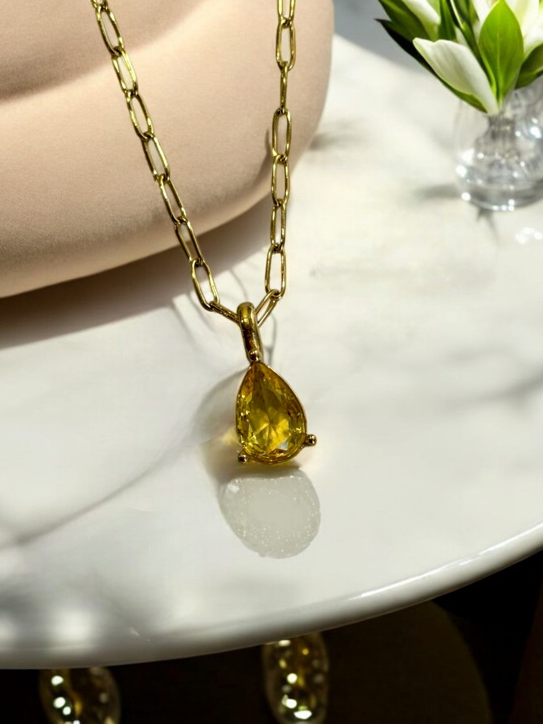 GOLDEN CHAIN WITH YELLOW DROP DIAMOND