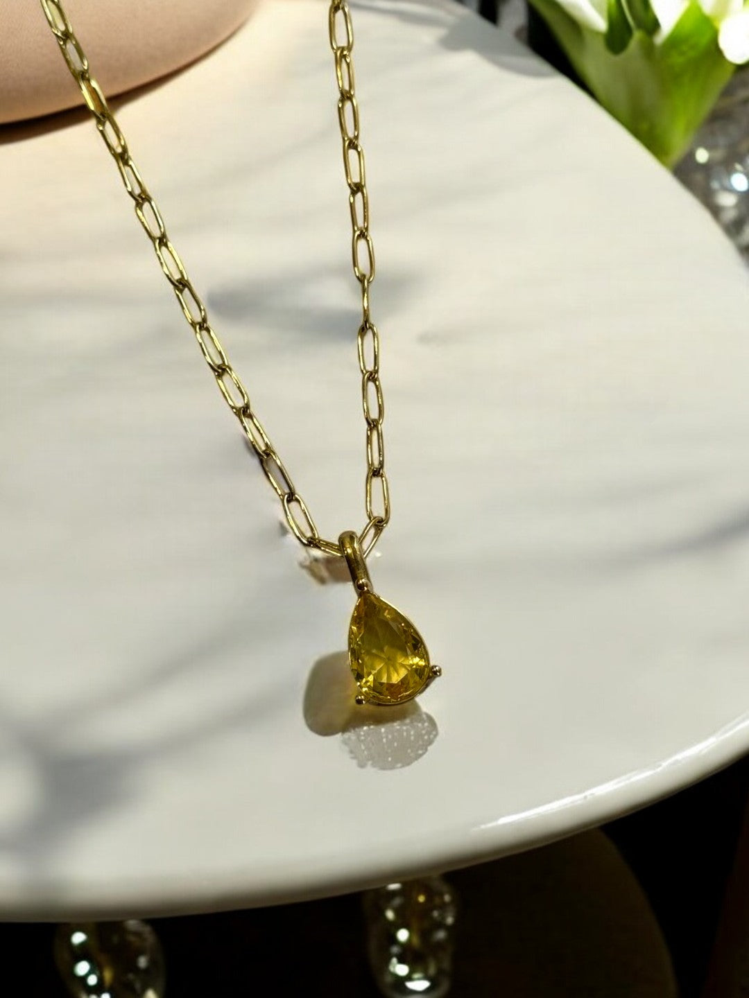 GOLDEN CHAIN WITH YELLOW DROP DIAMOND 