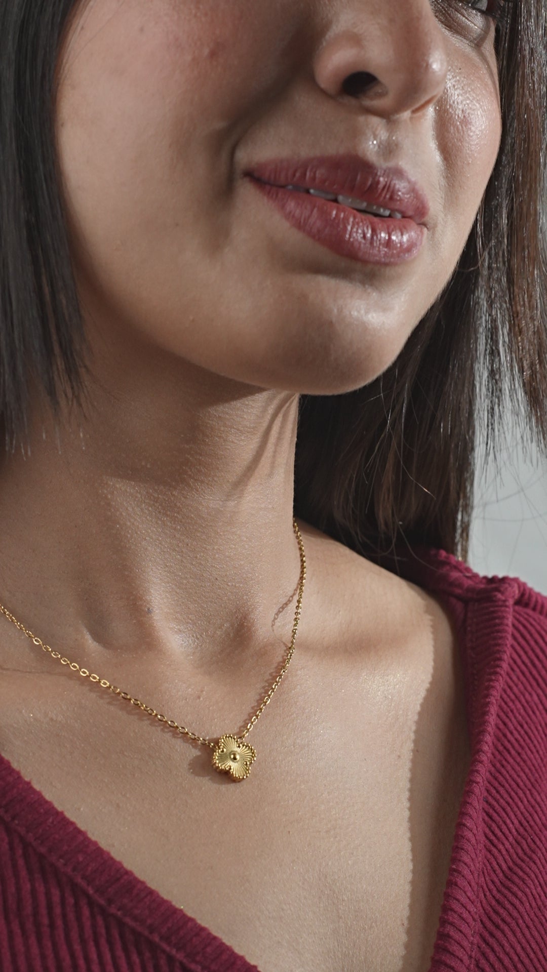 BRANDED GOLDEN CLOVER CHAIN